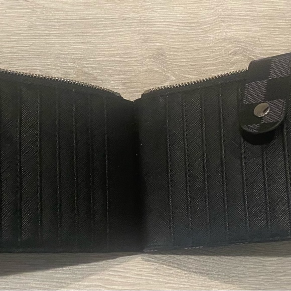 Checkered Wallet - Picture 3 of 3